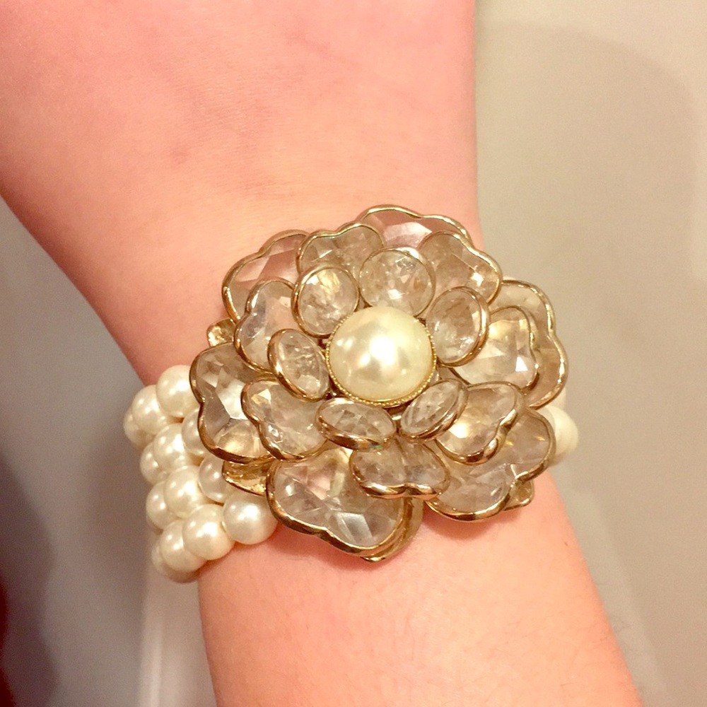 Pearl flower bracelet